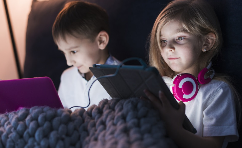 Os impactos da tecnologia no desenvolvimento de crianças e adolescentes